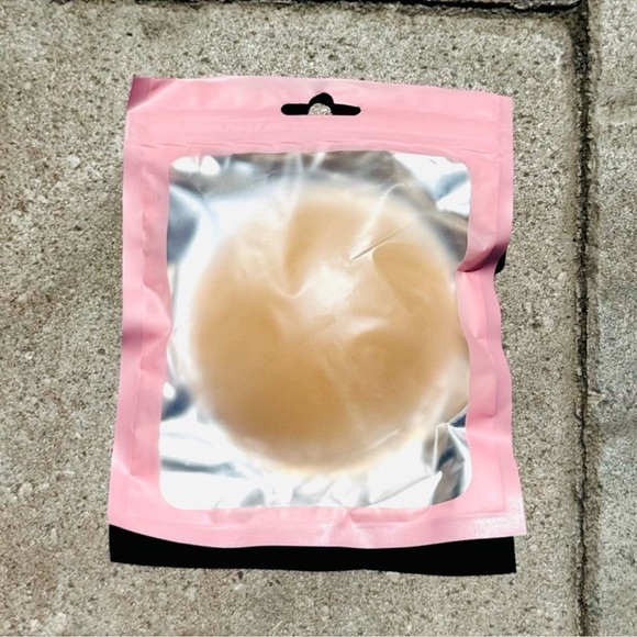 (PACK OF 2) Seamless Nude Silicone Reusable Nipple Covers (Beige) - Picture 9 of 9